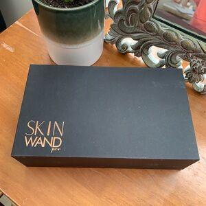 Skin Wand Pro+ Black Box : THIS IS A NEW ITEM
